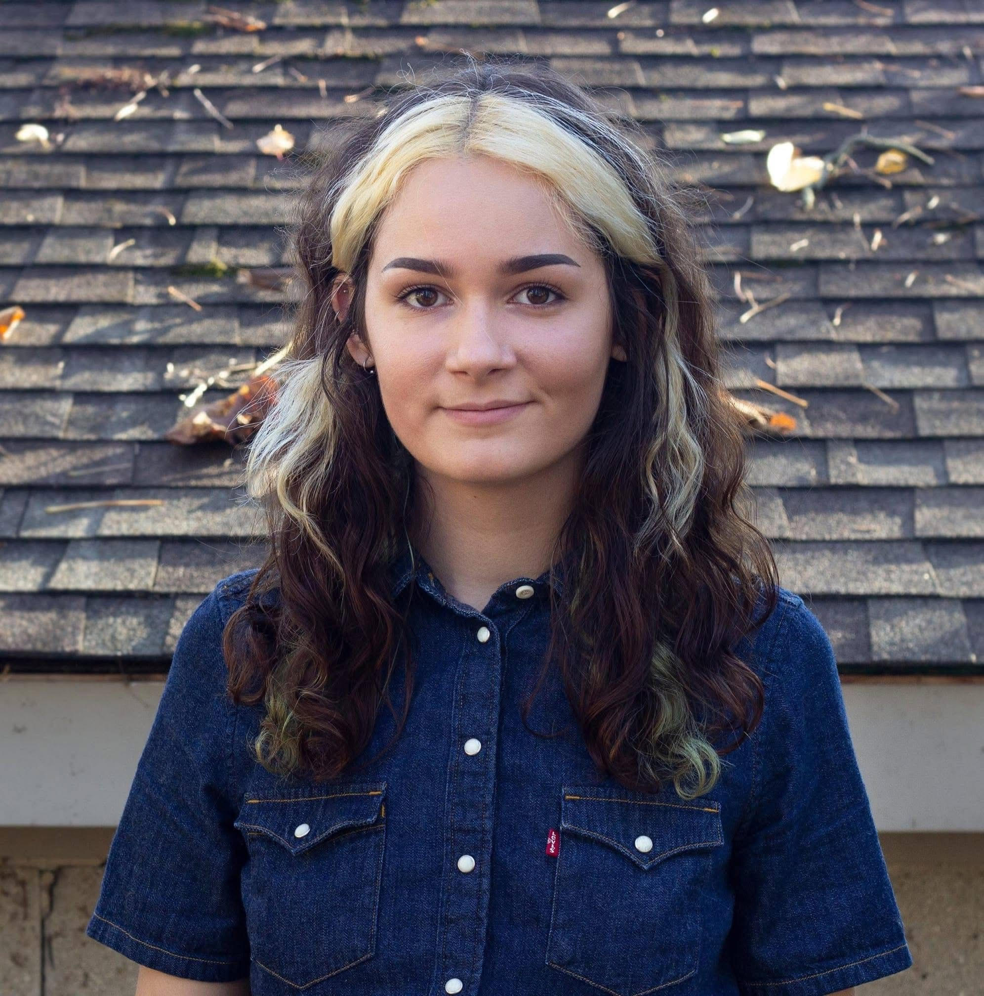 Carlie Burton Headshot